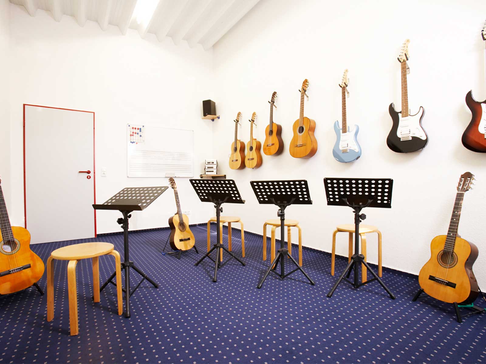 Gitarre akustisch & elektrisch, E-Bass, Ukulele – Unterrichtsräume der Musikschule Mollenhauer